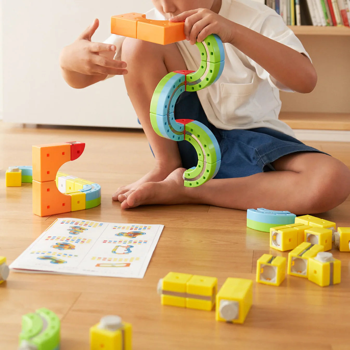 Connecting track pieces