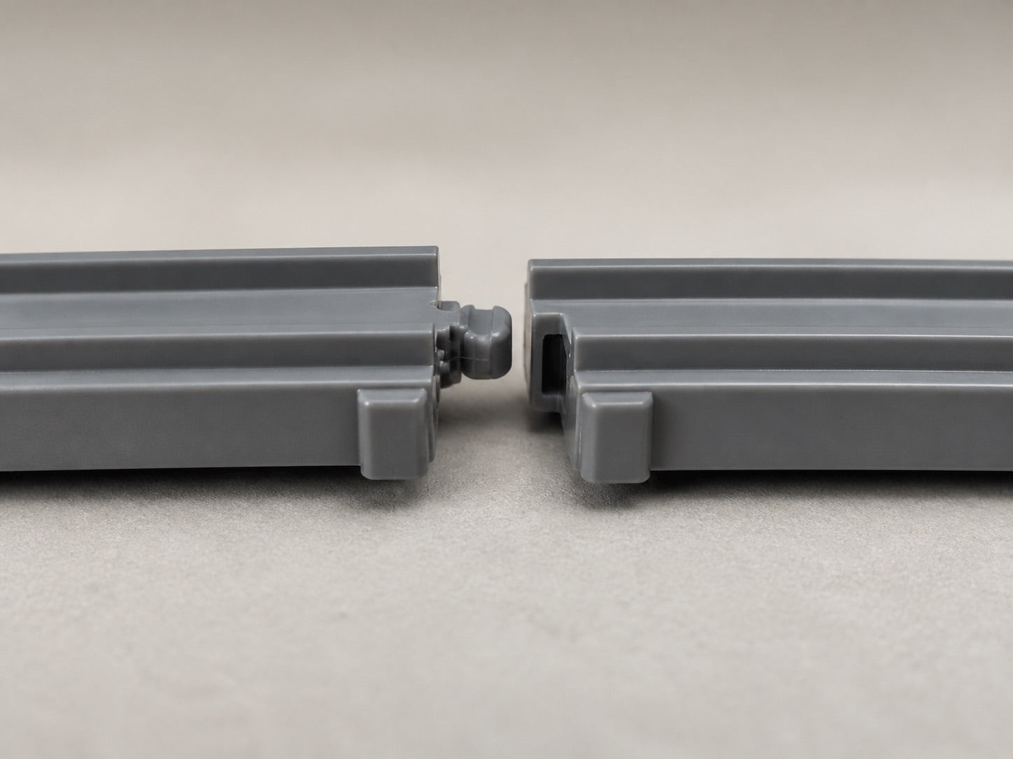 Loose ordinary toy connection